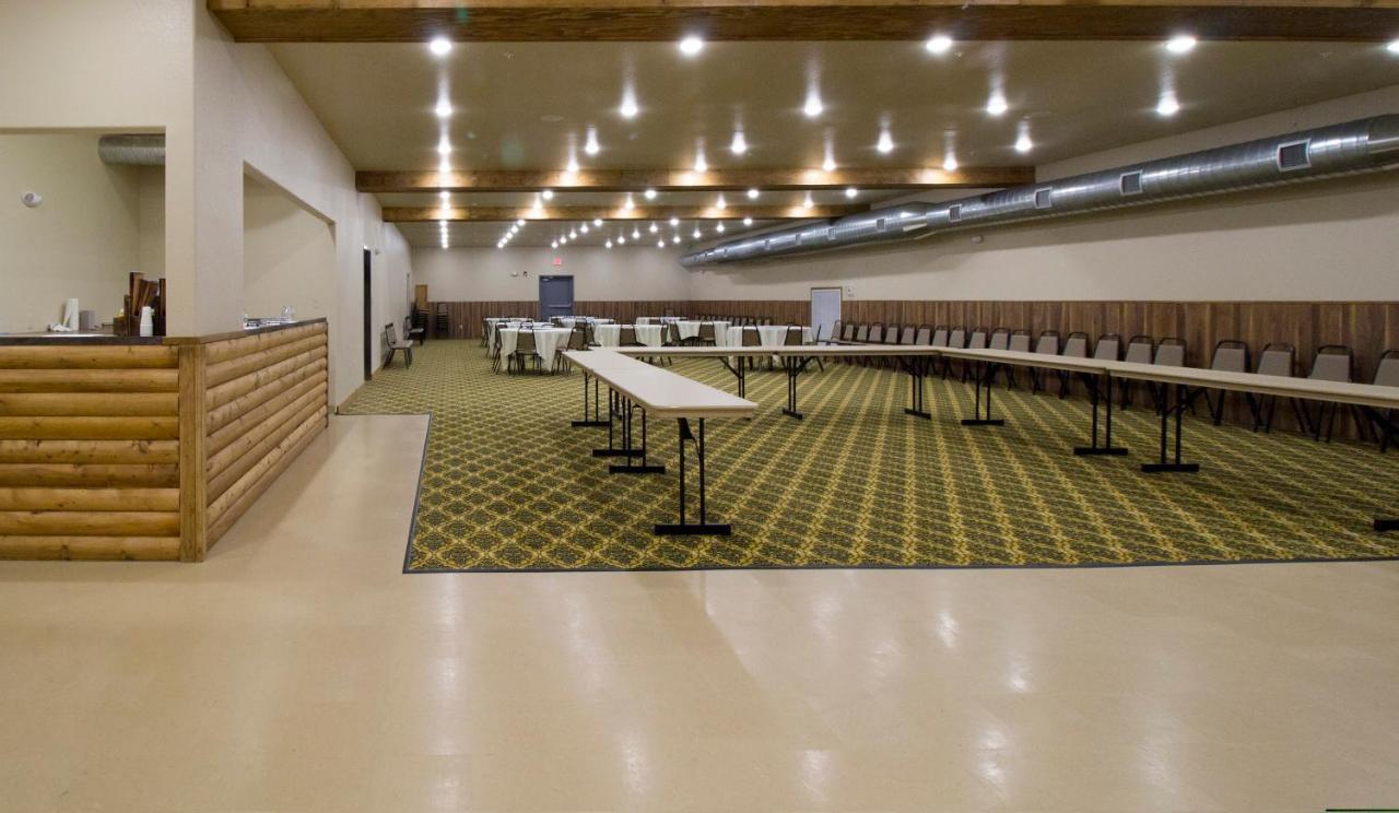 Newcastle Lodge & Convention Center Exterior photo